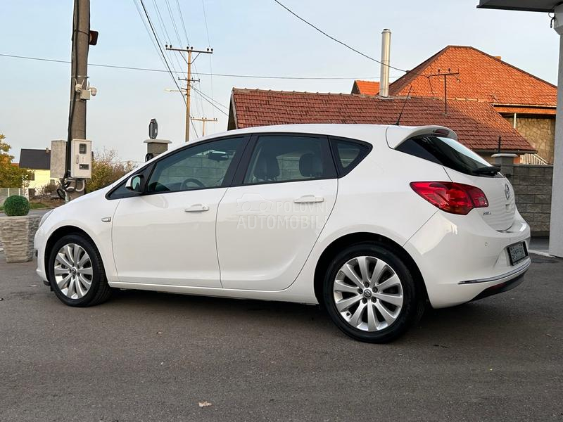 Opel Astra J 1.4 RE STAJLING