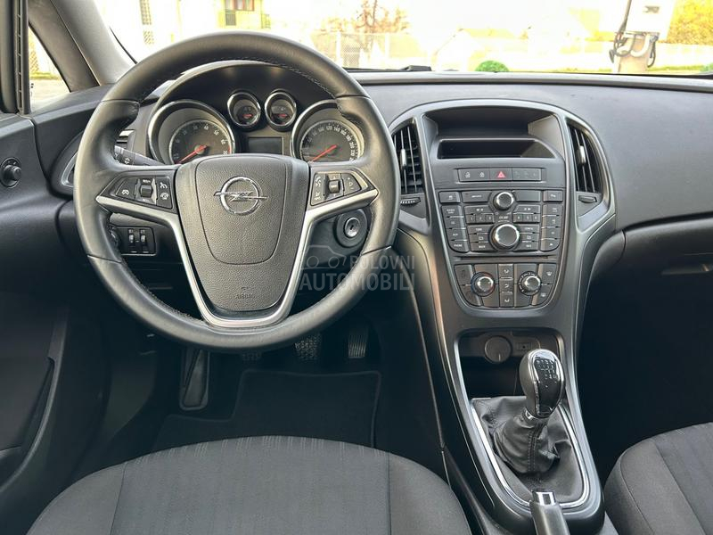Opel Astra J 1.4 RE STAJLING