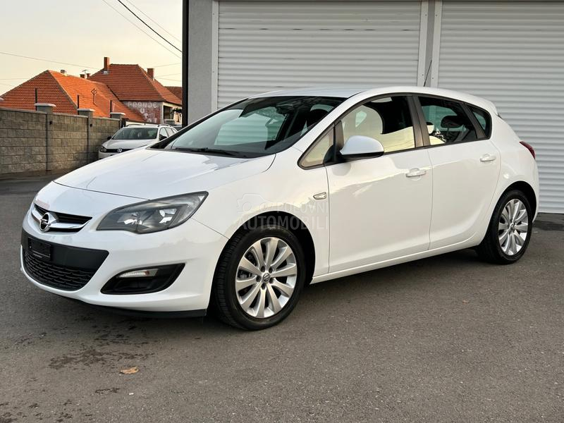 Opel Astra J 1.4 RE STAJLING