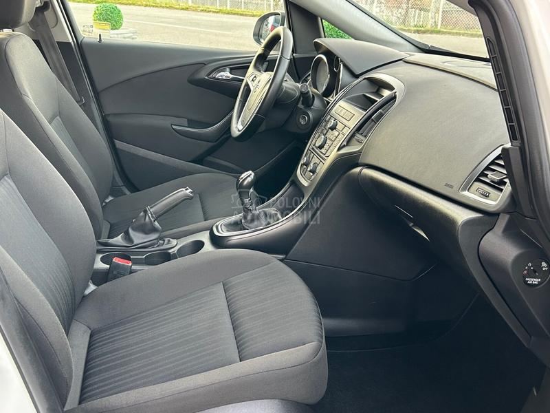 Opel Astra J 1.4 RE STAJLING