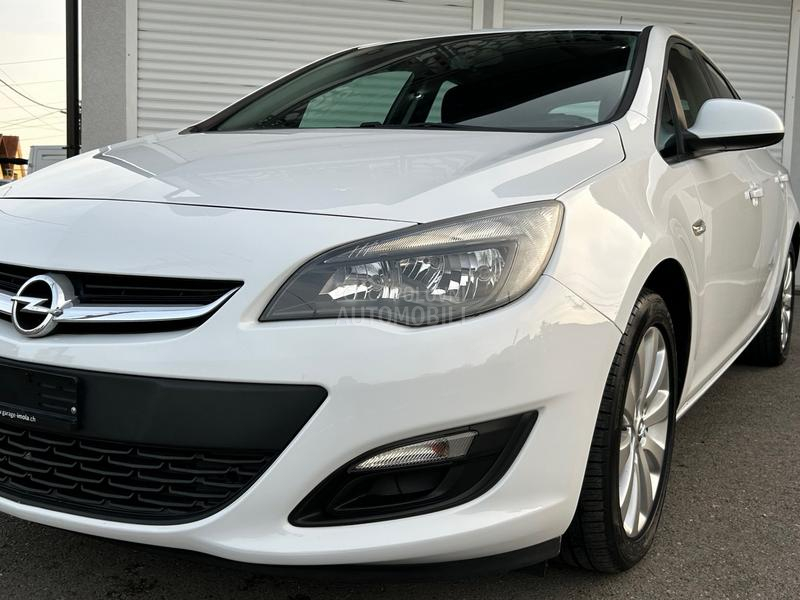 Opel Astra J 1.4 RE STAJLING