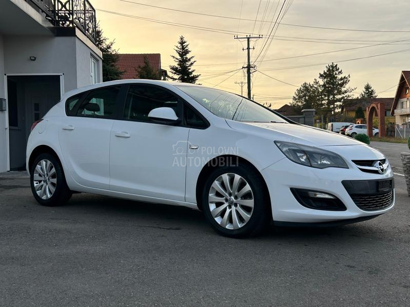 Opel Astra J 1.4 RE STAJLING