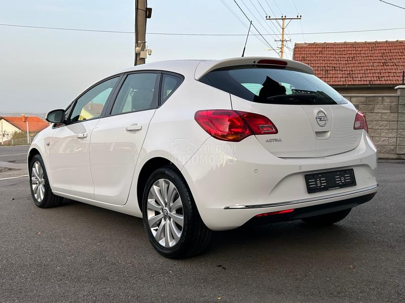 Opel Astra J 1.4 RE STAJLING