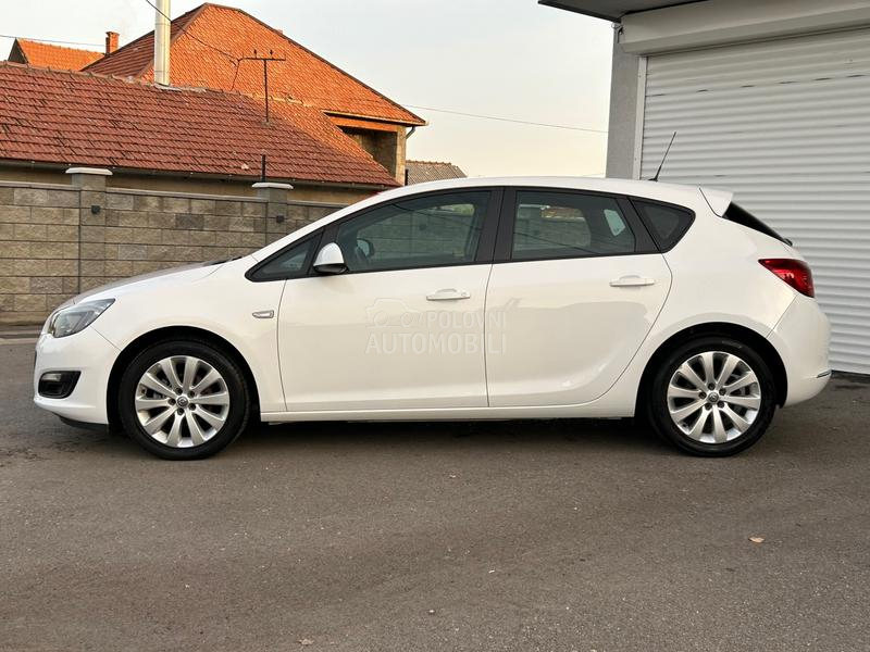 Opel Astra J 1.4 RE STAJLING