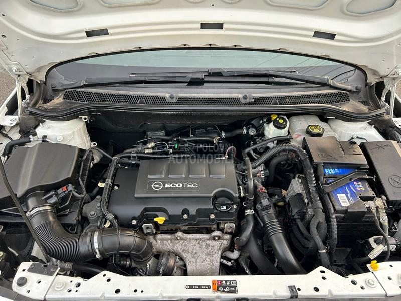 Opel Astra J 1.4 RE STAJLING