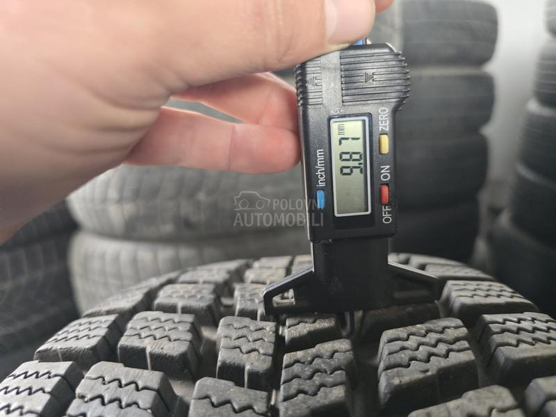 Nexen 235/65 R17 Zimska