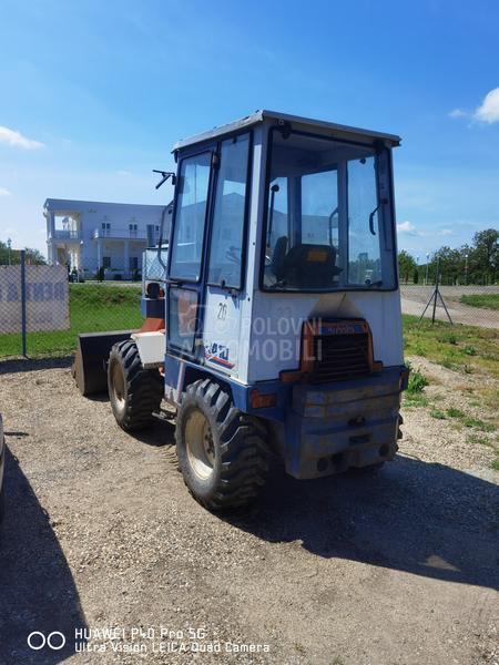 Kubota R410