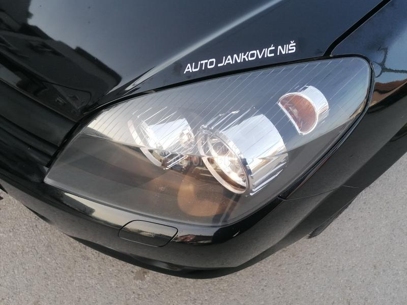Opel Astra H 1.6i ESSENTIA CH