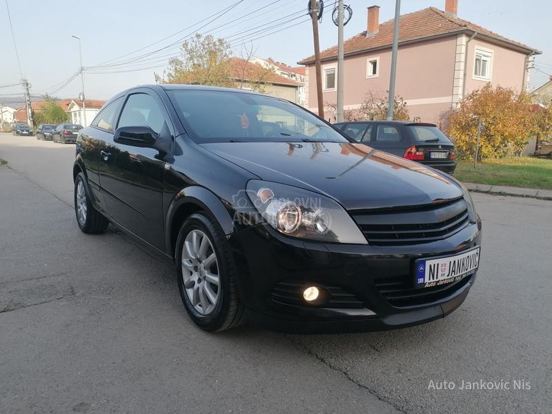 Opel Astra H 1.6i ESSENTIA CH