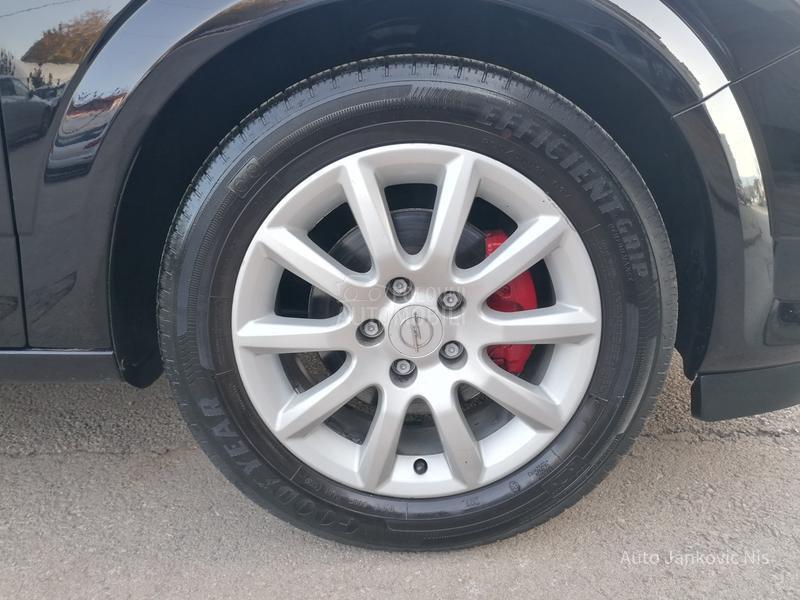 Opel Astra H 1.6i ESSENTIA CH