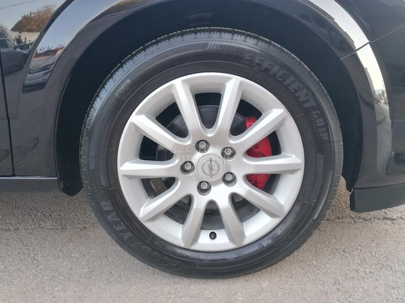 Opel Astra H 1.6i ESSENTIA CH