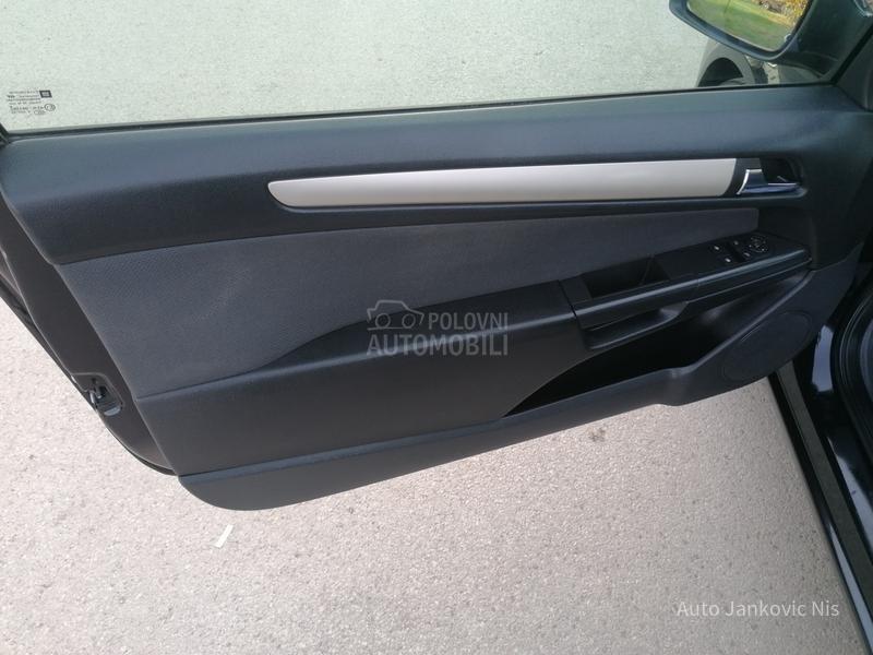 Opel Astra H 1.6i ESSENTIA CH