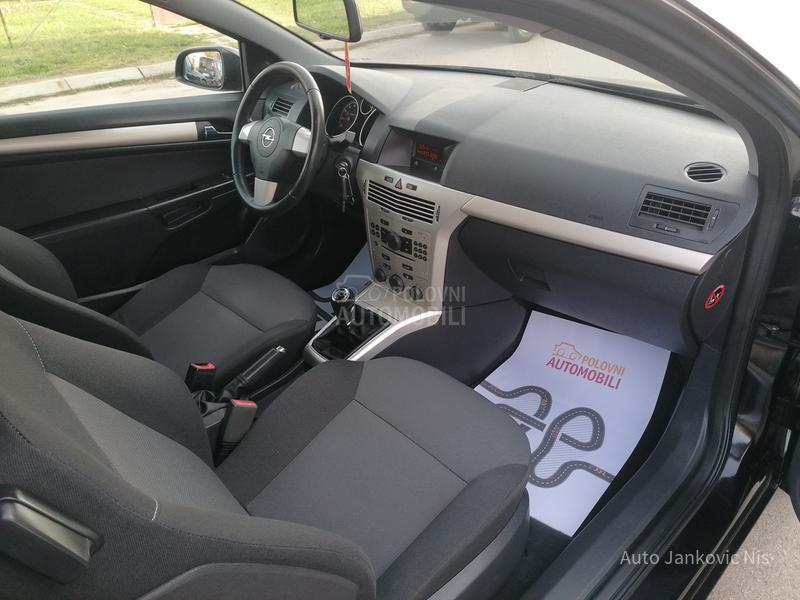 Opel Astra H 1.6i ESSENTIA CH