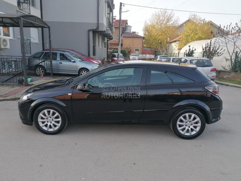 Opel Astra H 1.6i ESSENTIA CH