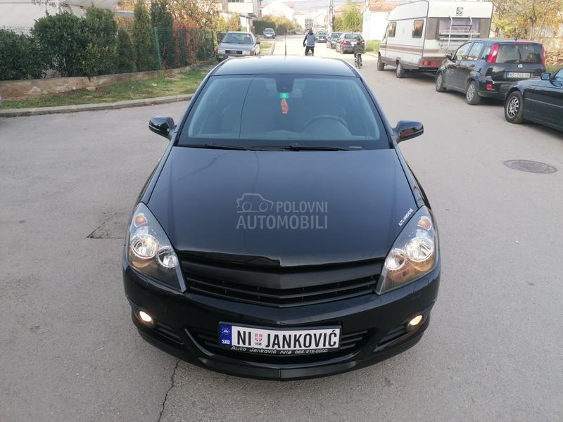 Opel Astra H 1.6i ESSENTIA CH