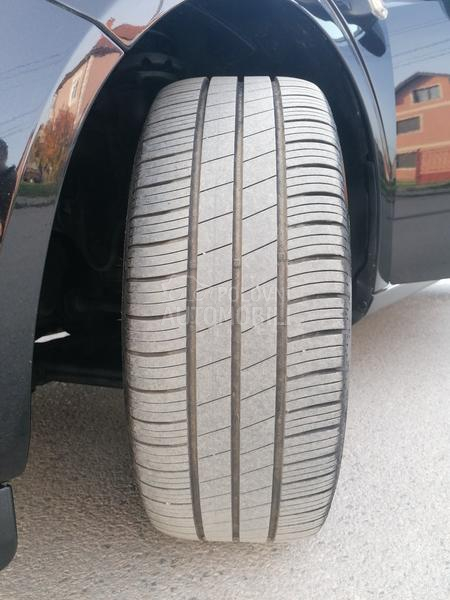 Opel Astra H 1.6i ESSENTIA CH