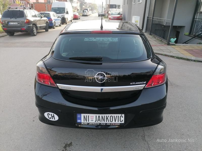 Opel Astra H 1.6i ESSENTIA CH