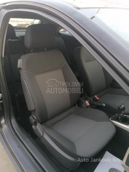 Opel Astra H 1.6i ESSENTIA CH