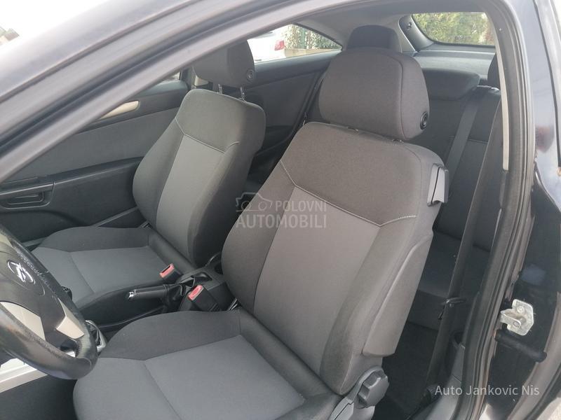 Opel Astra H 1.6i ESSENTIA CH