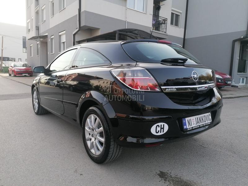 Opel Astra H 1.6i ESSENTIA CH