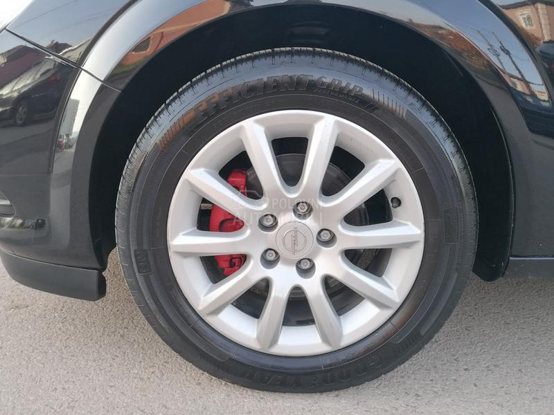 Opel Astra H 1.6i ESSENTIA CH