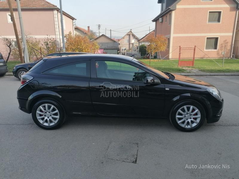 Opel Astra H 1.6i ESSENTIA CH