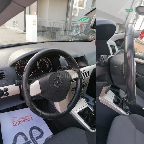 Opel Astra H 1.6i ESSENTIA CH