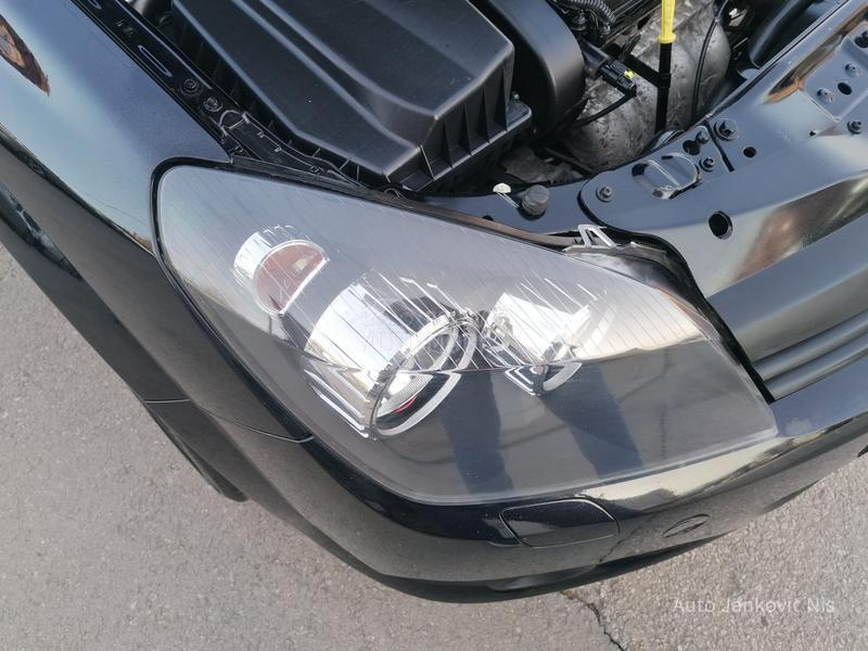 Opel Astra H 1.6i ESSENTIA CH