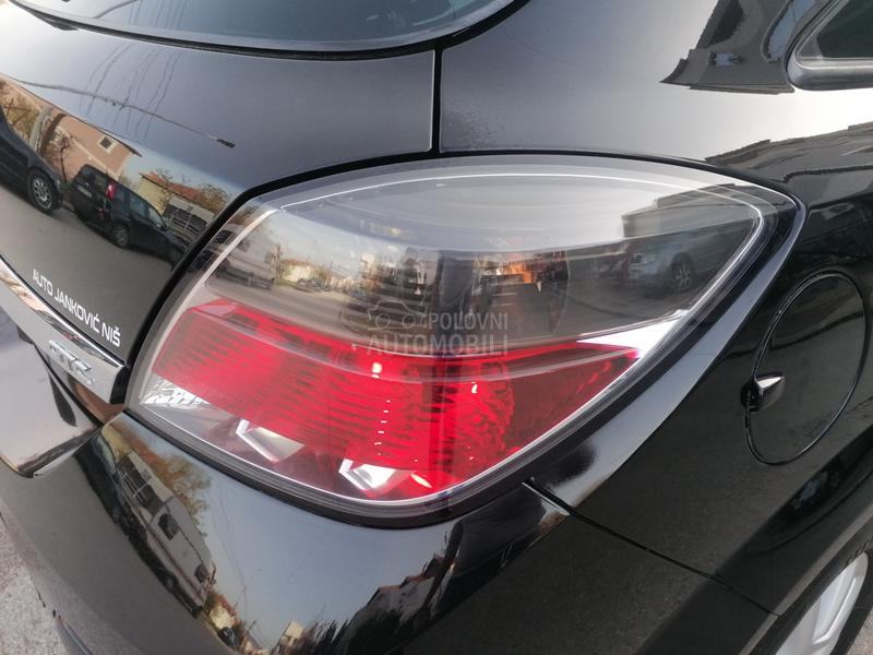Opel Astra H 1.6i ESSENTIA CH