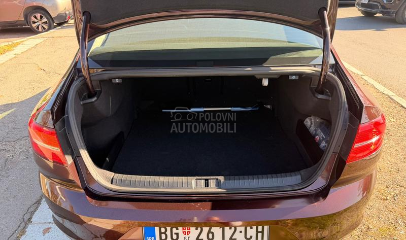 Volkswagen Passat B8 1.vl Porsche Sever