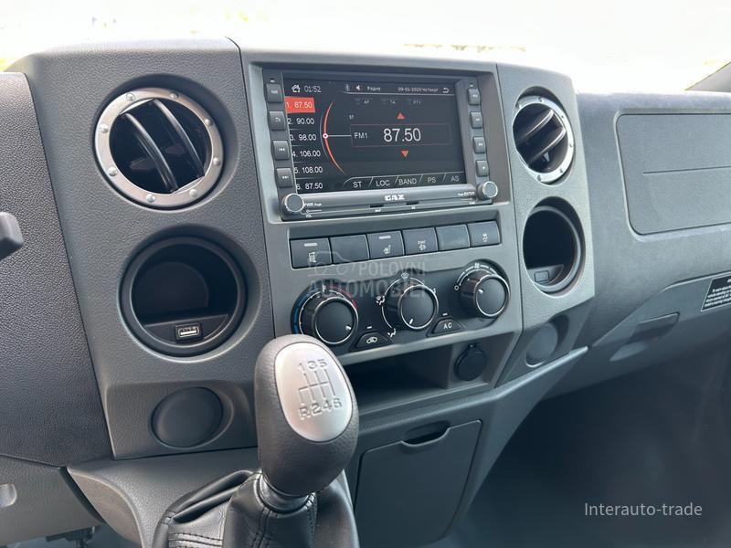 GAZ NN CREW VAN 7 sed.