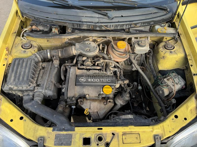 Opel Corsa B 12V