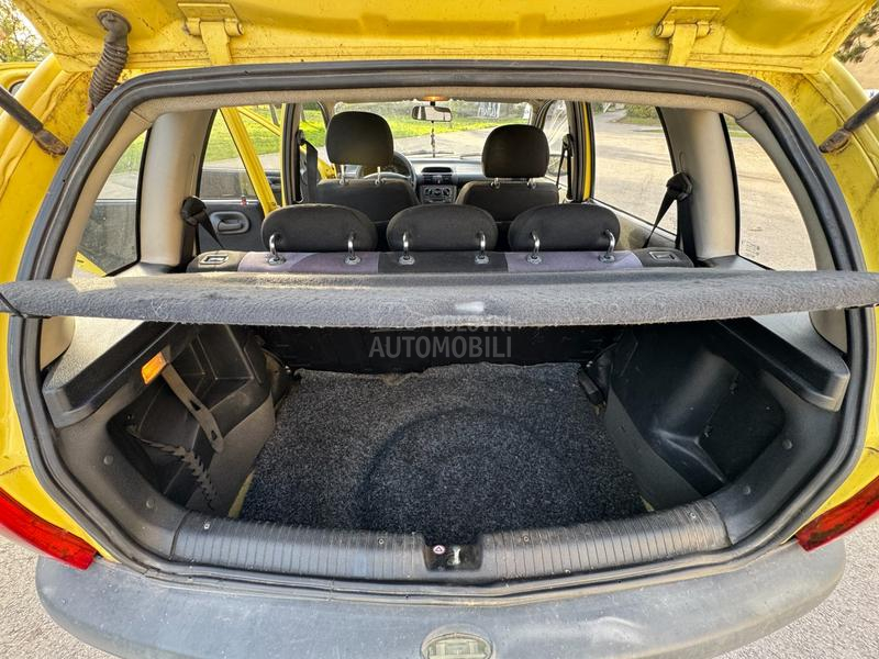 Opel Corsa B 12V
