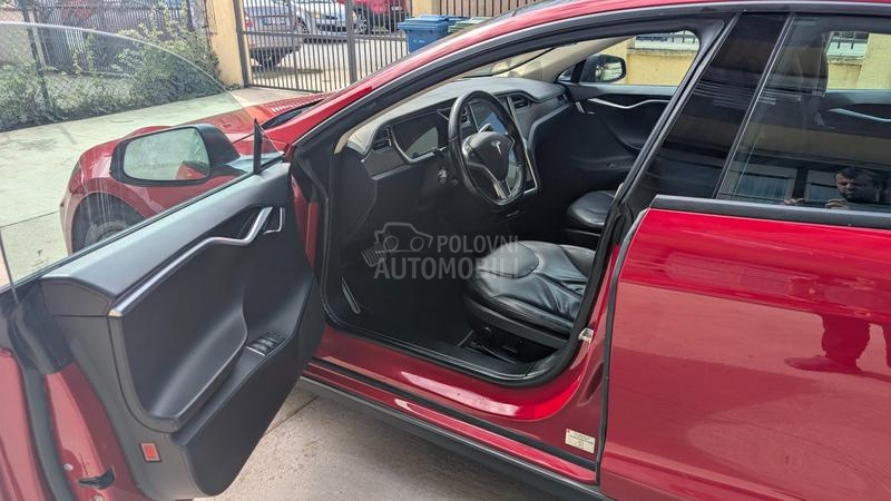 Tesla Model S 85