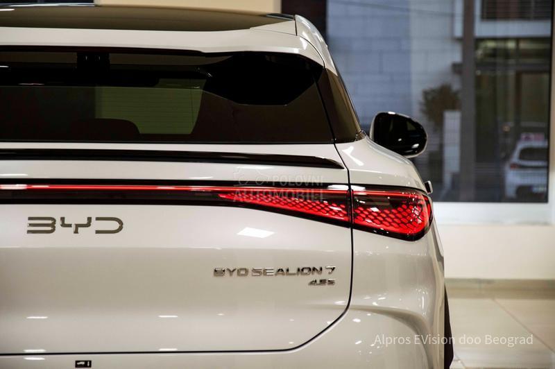 BYD Sealion 7 