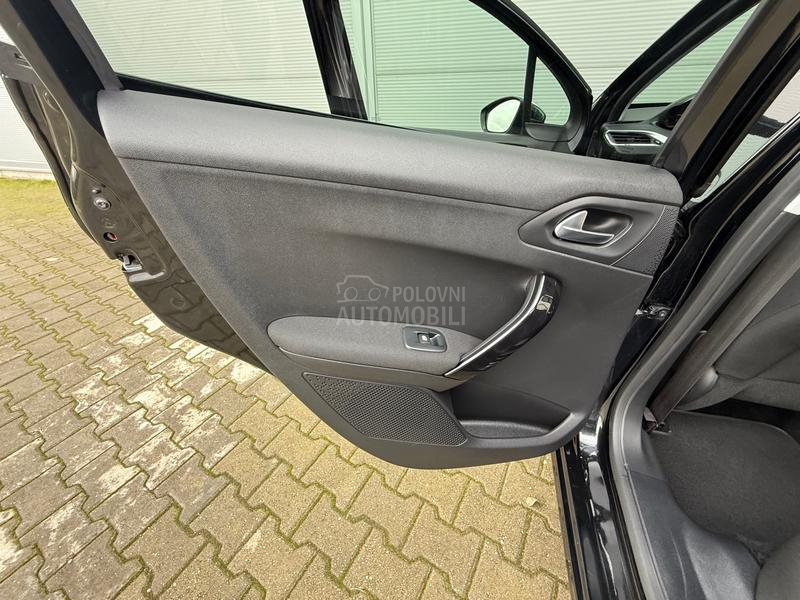 Peugeot 208 1.2 ALLURE/6 BRZ