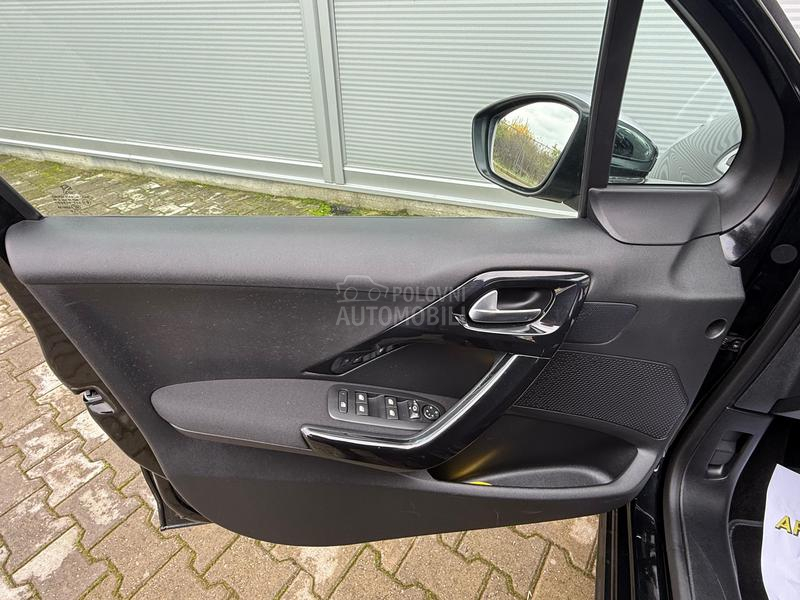 Peugeot 208 1.2 ALLURE/6 BRZ