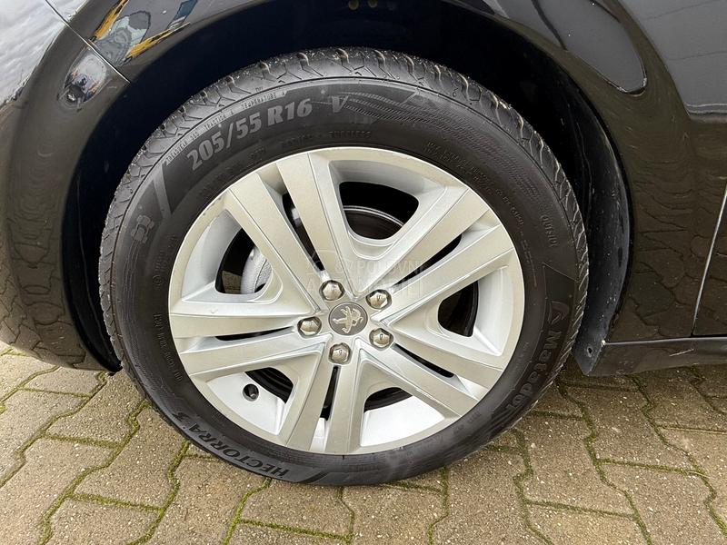 Peugeot 208 1.2 ALLURE/6 BRZ