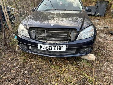 Branik za w204 za Mercedes Benz C Klasa, C 160, C 180 ... od 2007. do 2011. god.