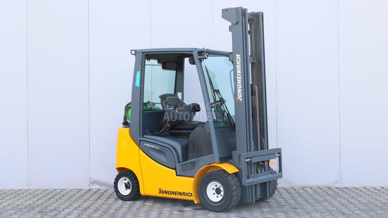 Jungheinrich TFG 320s