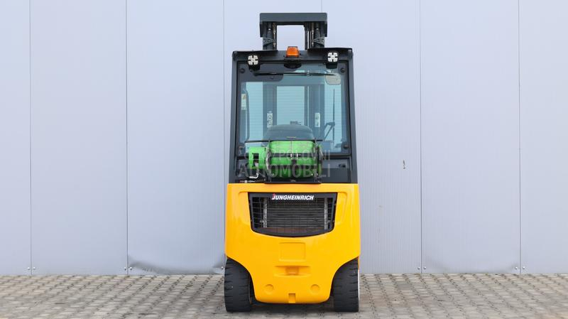 Jungheinrich TFG 320s