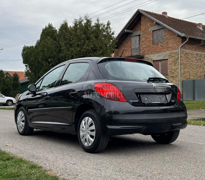 Peugeot 207 1.4 8V TRENDY