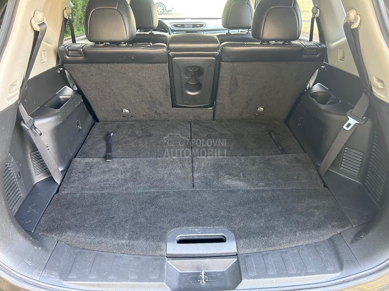 Nissan X-Trail TEKNA 360 7 sed