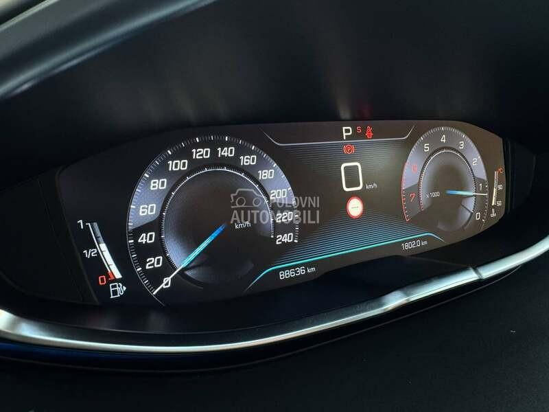 Peugeot 3008 1.2 AUT/VIRTUAL