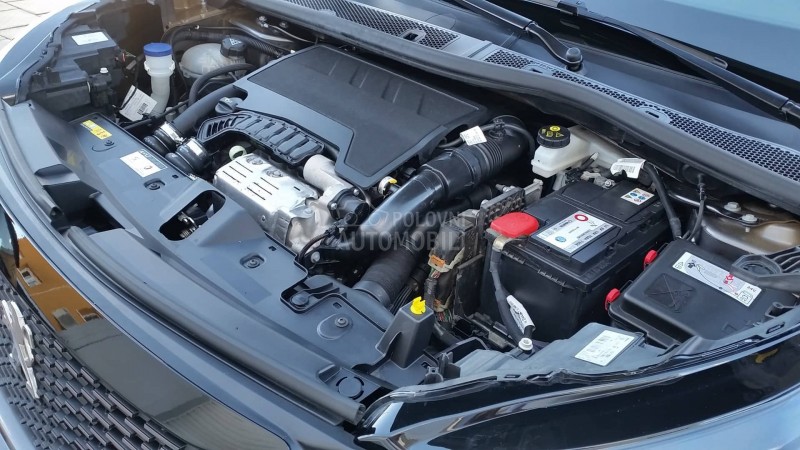 Peugeot 2008 ALLURE/89.200k/AUT