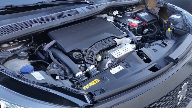 Peugeot 2008 ALLURE/89.200k/AUT