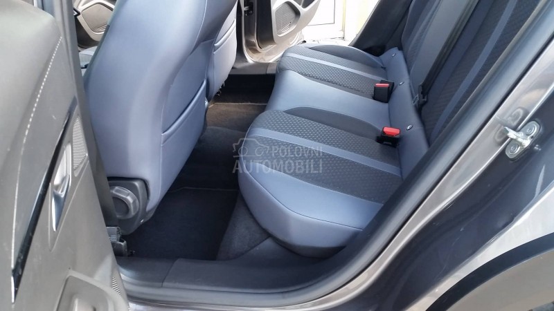 Peugeot 2008 ALLURE/89.200k/AUT