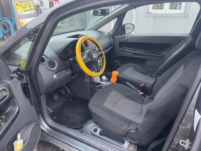 Mitsubishi Colt 