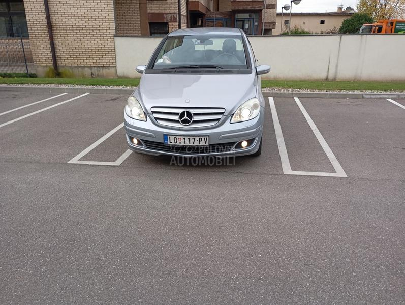 Mercedes Benz B 200 