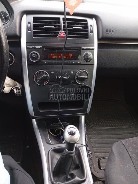 Mercedes Benz B 200 